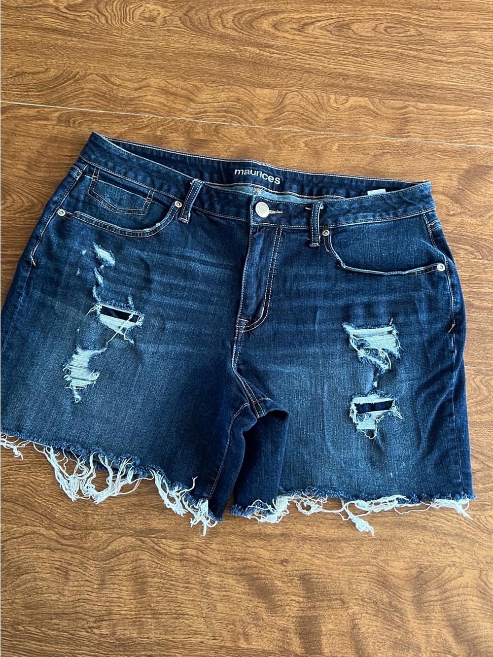 Maurices Women’s Dark Wash distressed Cut Off Denim Jean Shorts Plus Size 14